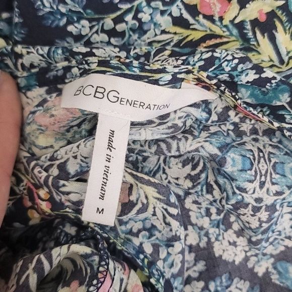 BCBGeneration Floral Multi Romper - Picture 12 of 14